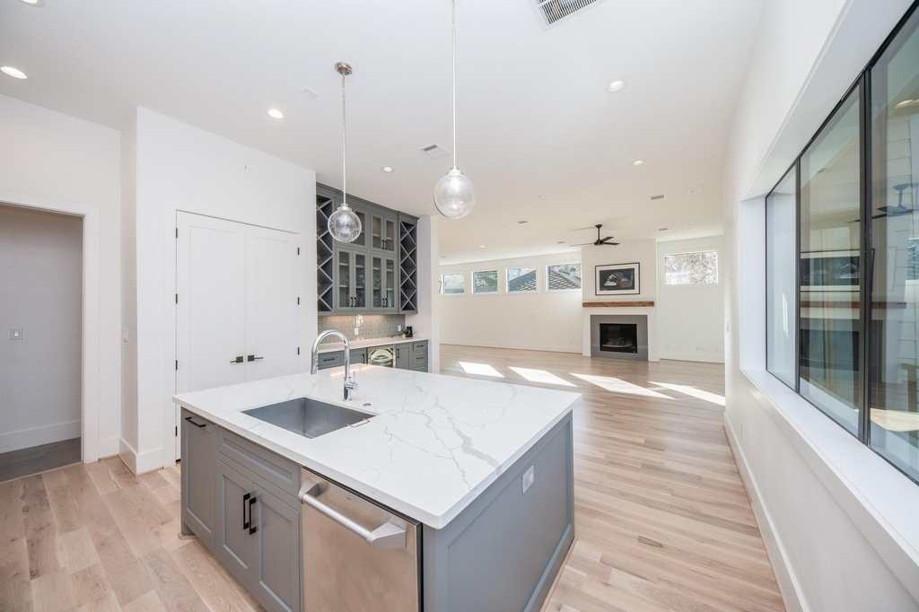 2501 Julian Street - Photo 14