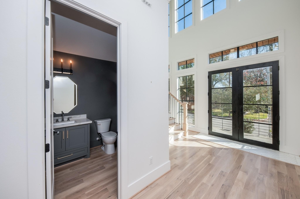 2501 Julian Street - Photo 5