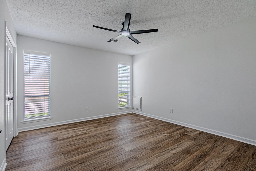 3406 Forest Village Drive - Photo 36