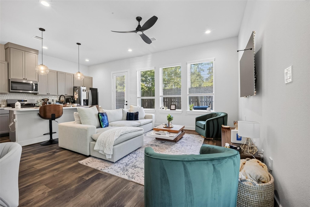 5737 White Magnolia Street - Photo 4