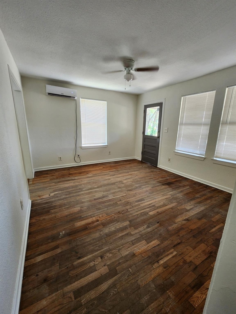 112 1st Avenue N - Photo 9