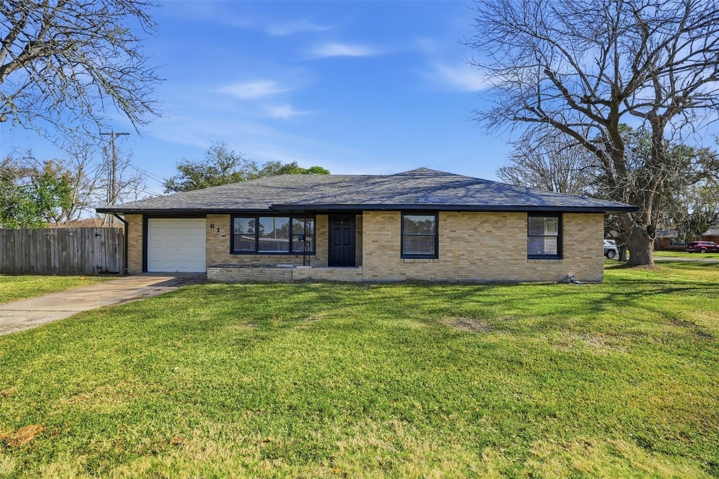 612 Sunset Lane - Photo 0