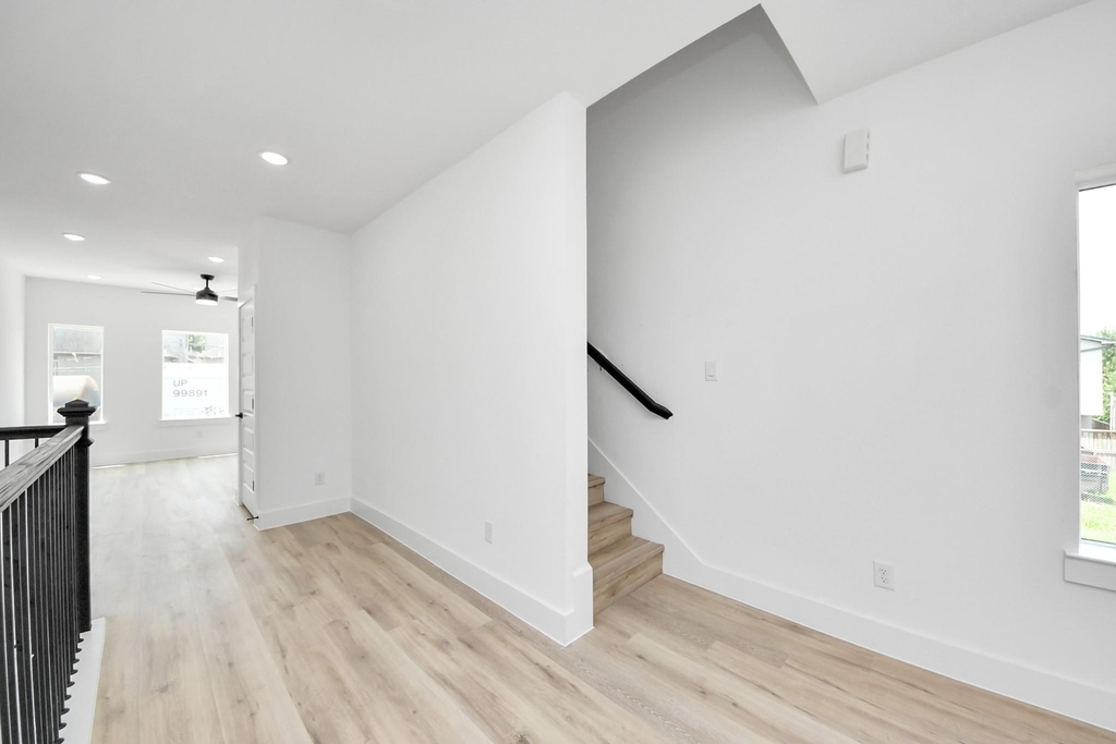 4410 Allen Street - Photo 11