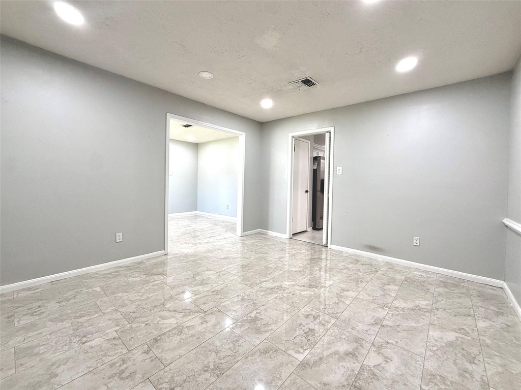 9002 Sabastian Drive - Photo 6