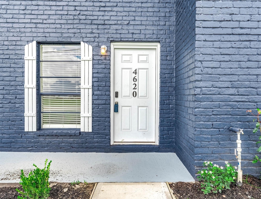 4620 W Orange Street - Photo 1