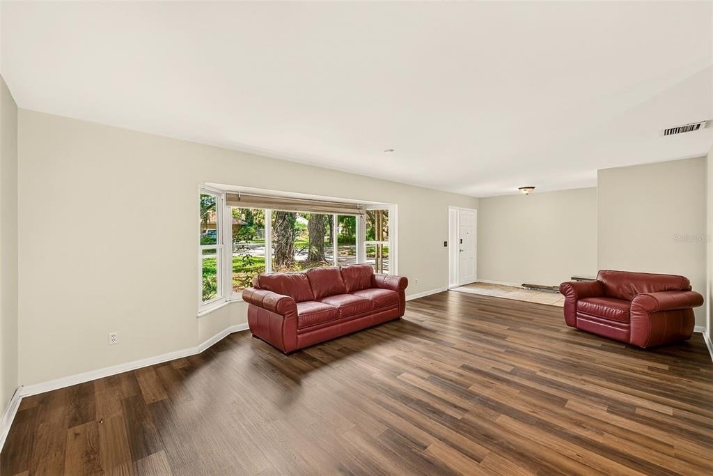 303 Saint Augustine Avenue - Photo 4