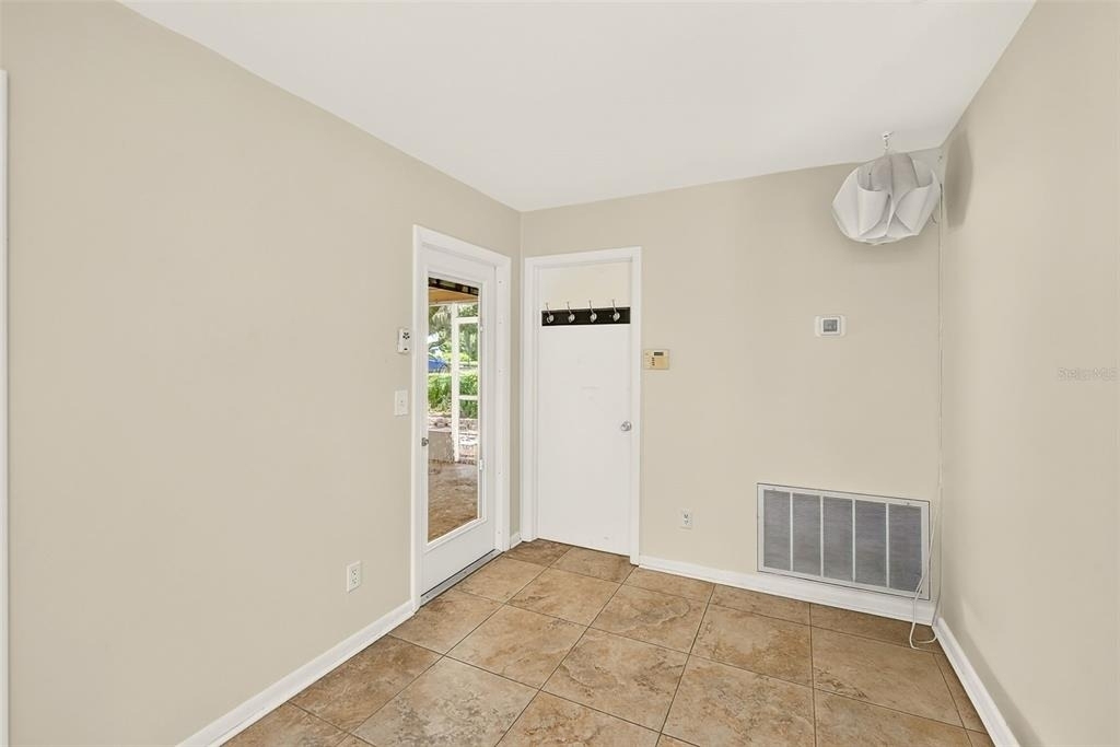303 Saint Augustine Avenue - Photo 8