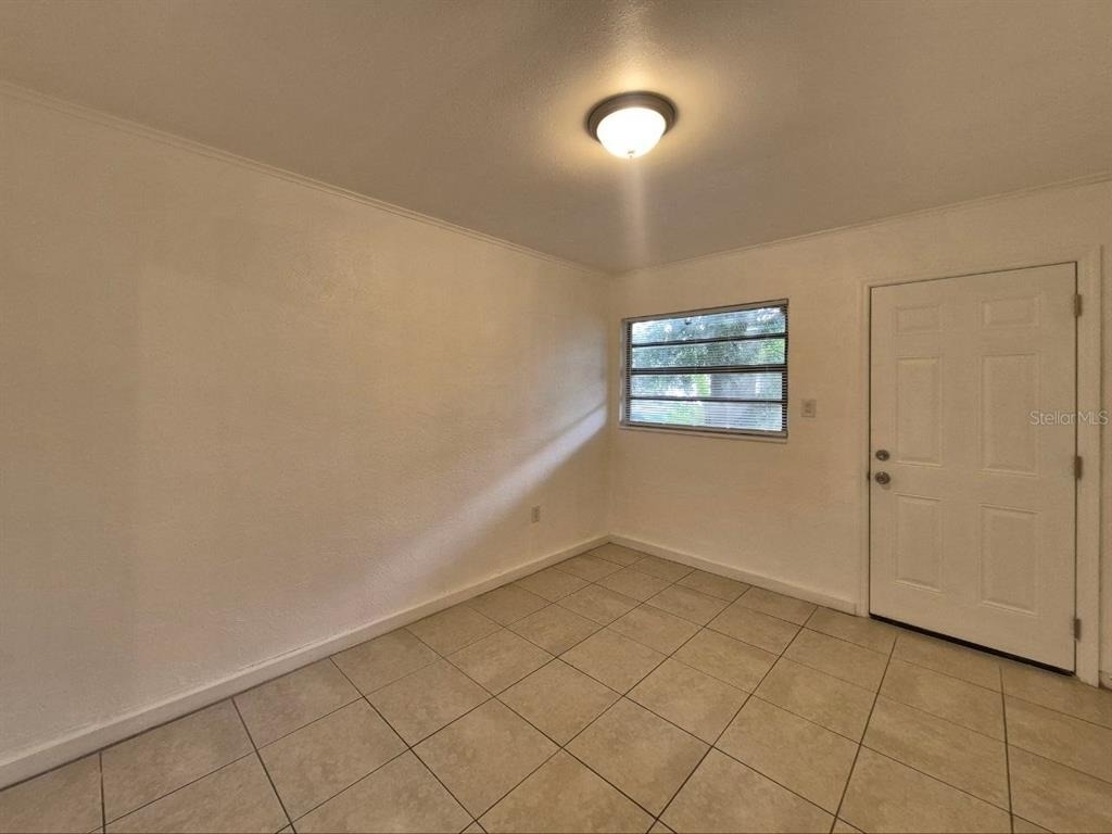 1726 W Chestnut Street - Photo 3
