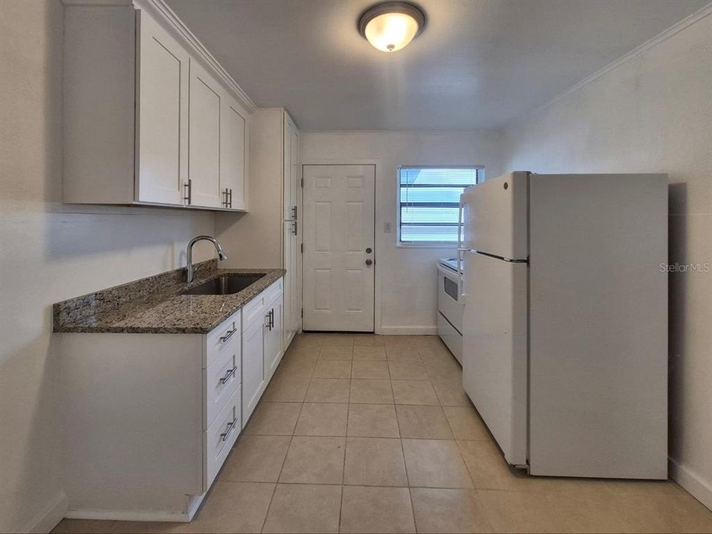1726 W Chestnut Street - Photo 9