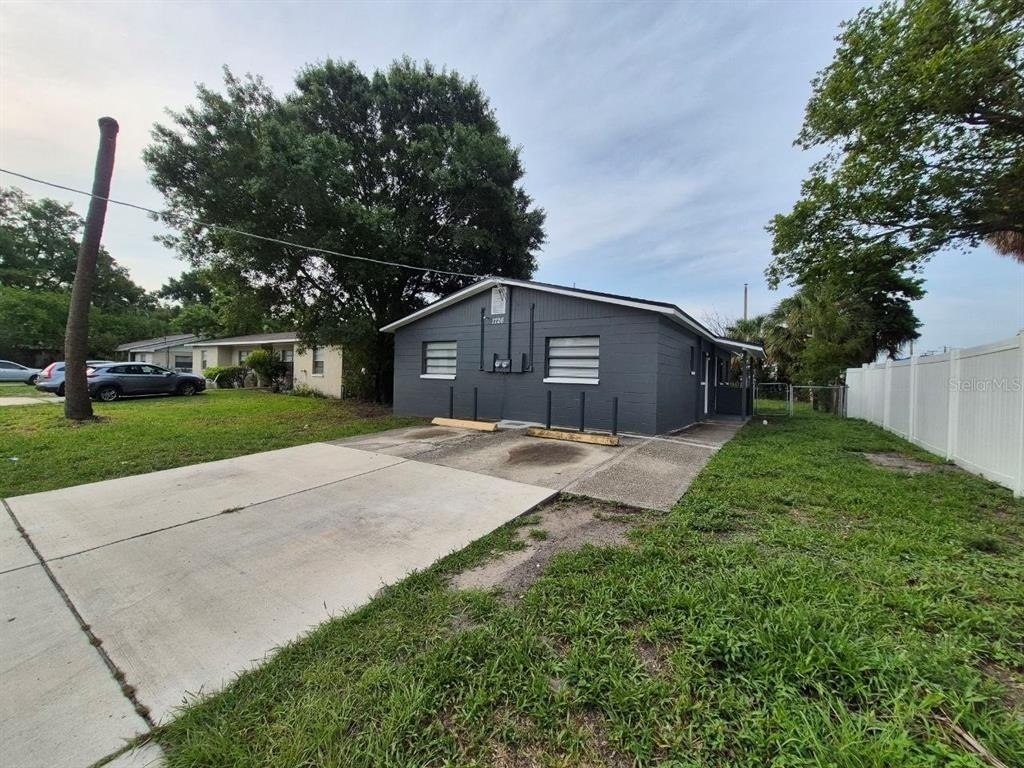1726 W Chestnut Street - Photo 1