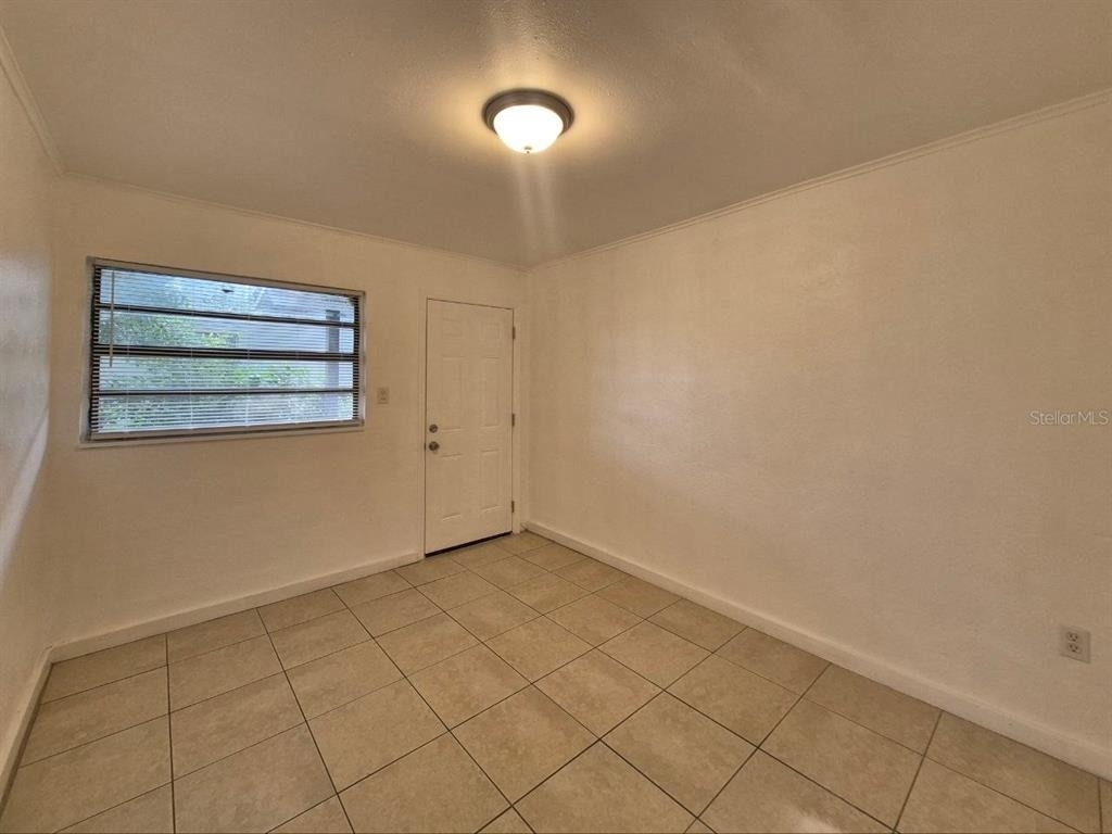 1726 W Chestnut Street - Photo 2