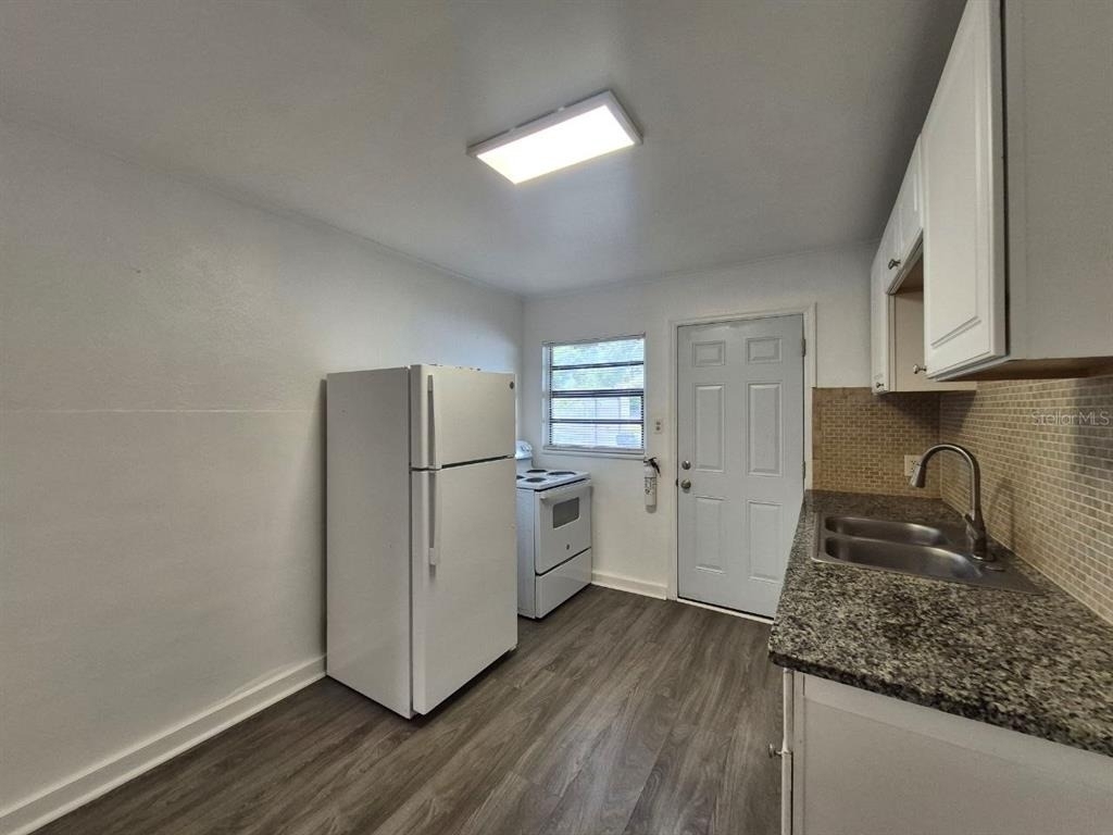 1726 W Chestnut Street - Photo 8