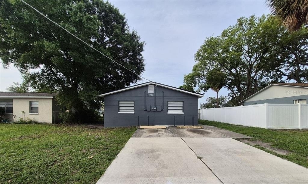 1726 W Chestnut Street - Photo 0
