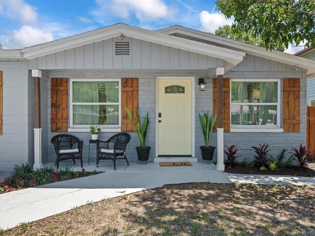 3138 W Varn Avenue - Photo 0