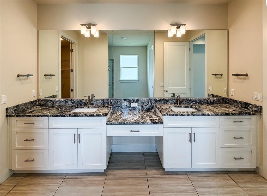 2065 Paragon Circle W - Photo 8