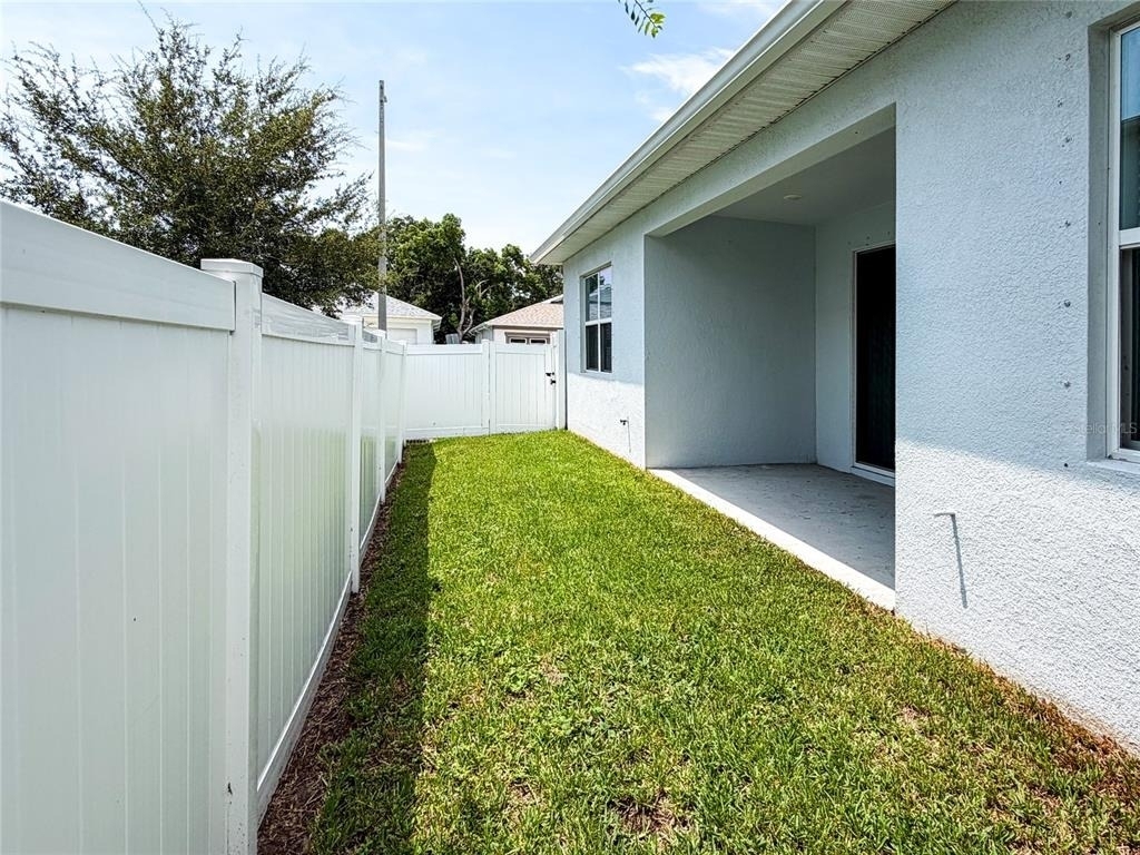 2065 Paragon Circle W - Photo 16