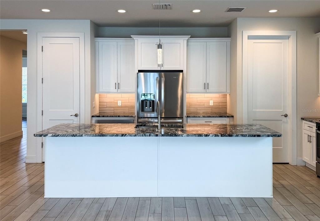 2065 Paragon Circle W - Photo 3
