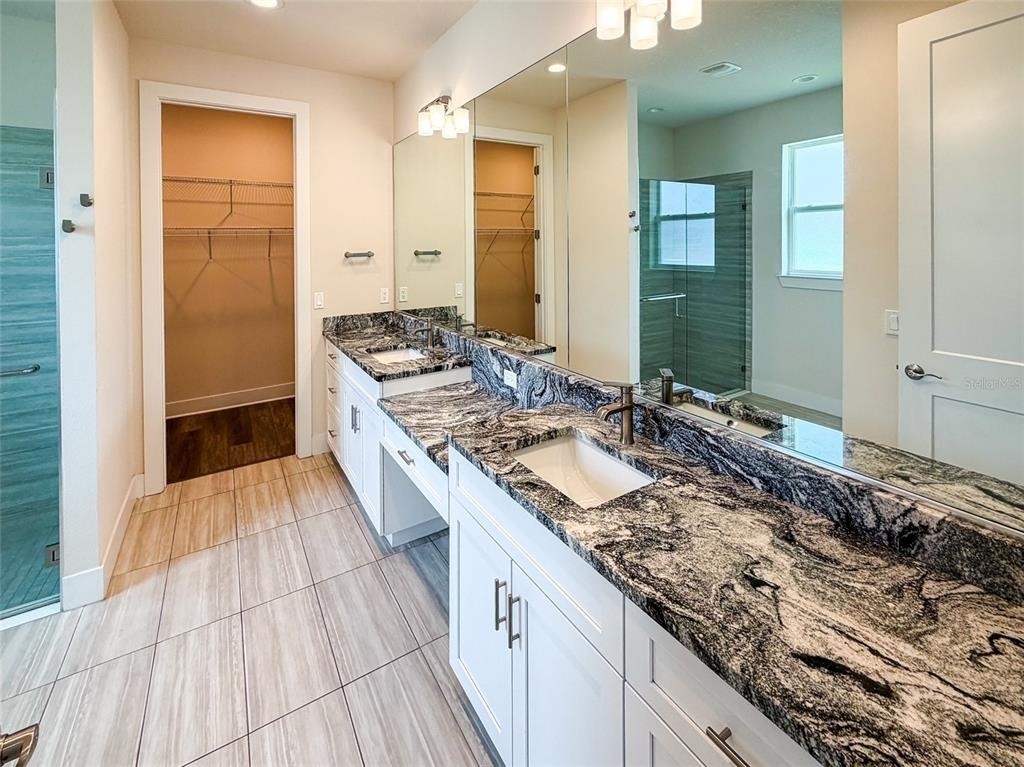 2065 Paragon Circle W - Photo 7