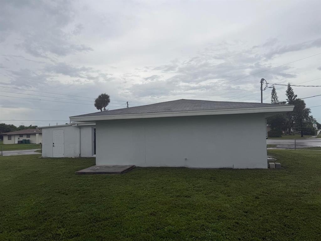 2288 Harbor Boulevard - Photo 5