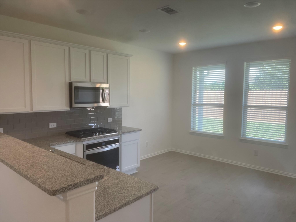 8111 Royal Palm Ct - Photo 6