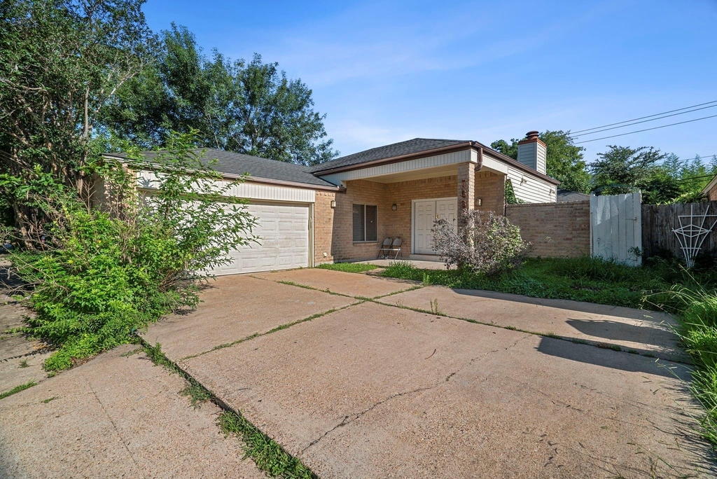 7534 Quail Meadow Drive - Photo 0