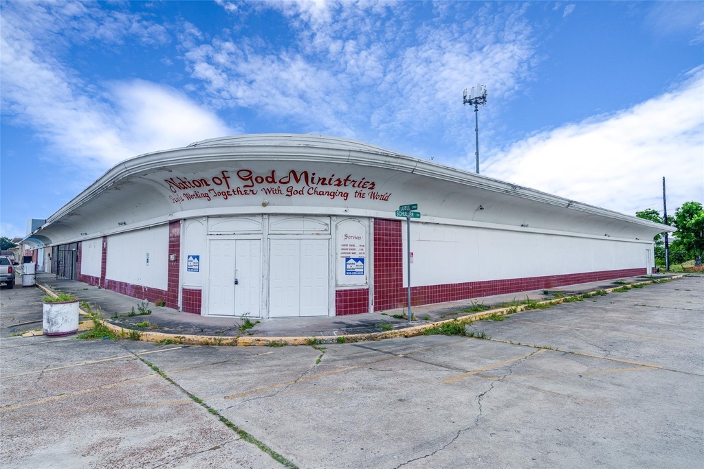 2900 Luell Street - Photo 1