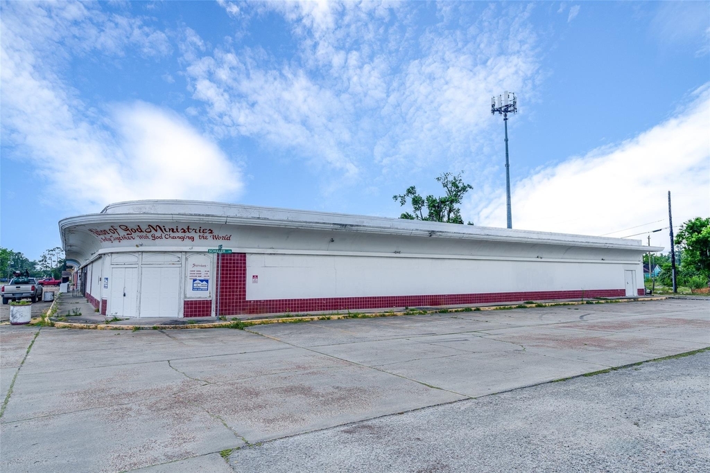 2900 Luell Street - Photo 2