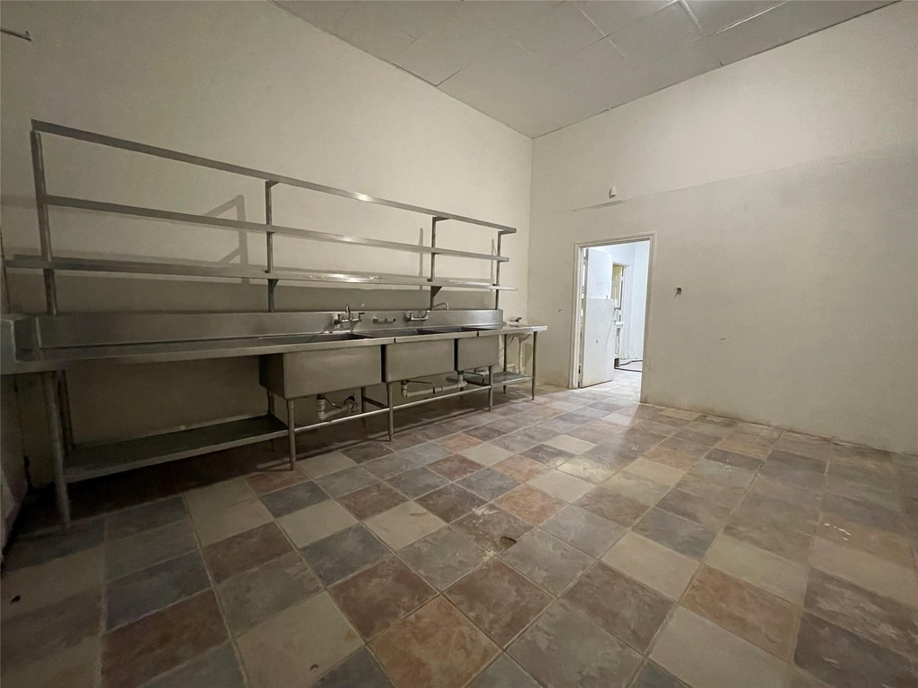 2900 Luell Street - Photo 5