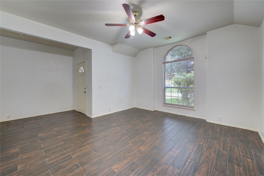 14027 Coveney Drive - Photo 4