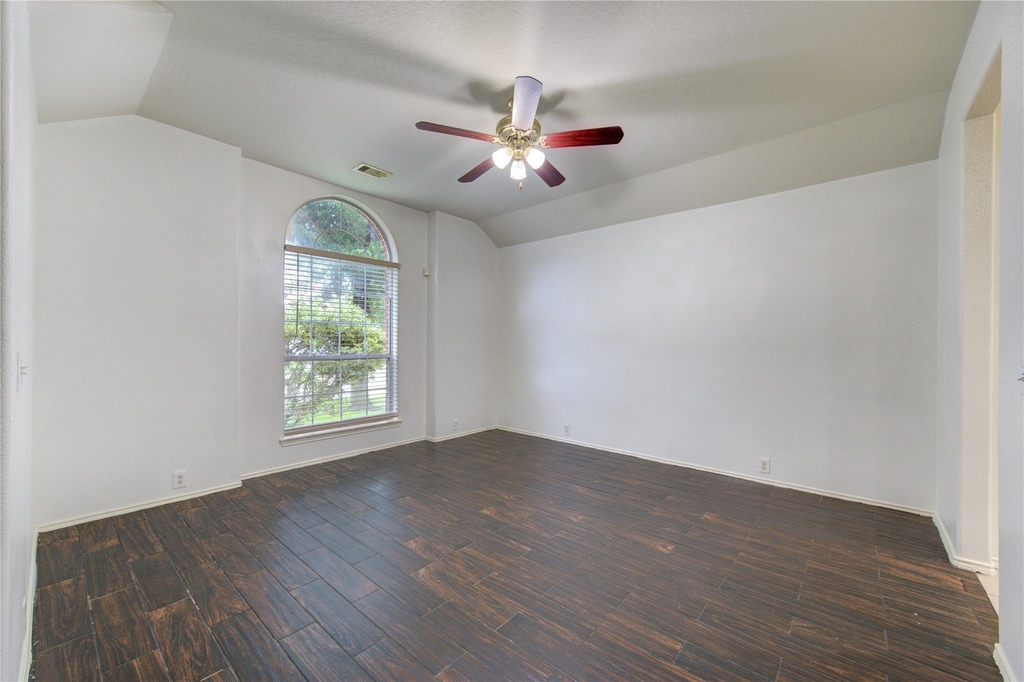 14027 Coveney Drive - Photo 3