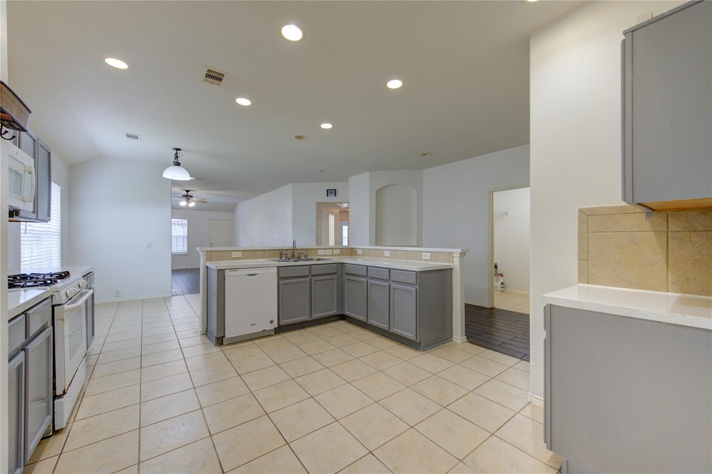 14027 Coveney Drive - Photo 7