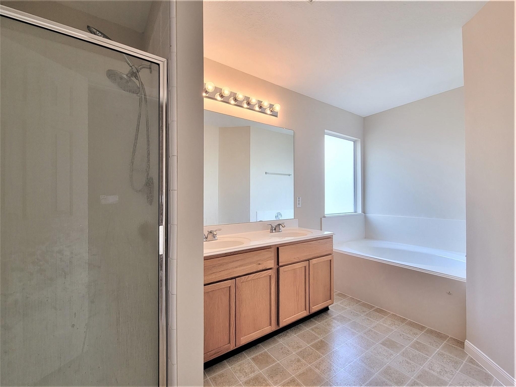 16302 Sitella Court - Photo 6