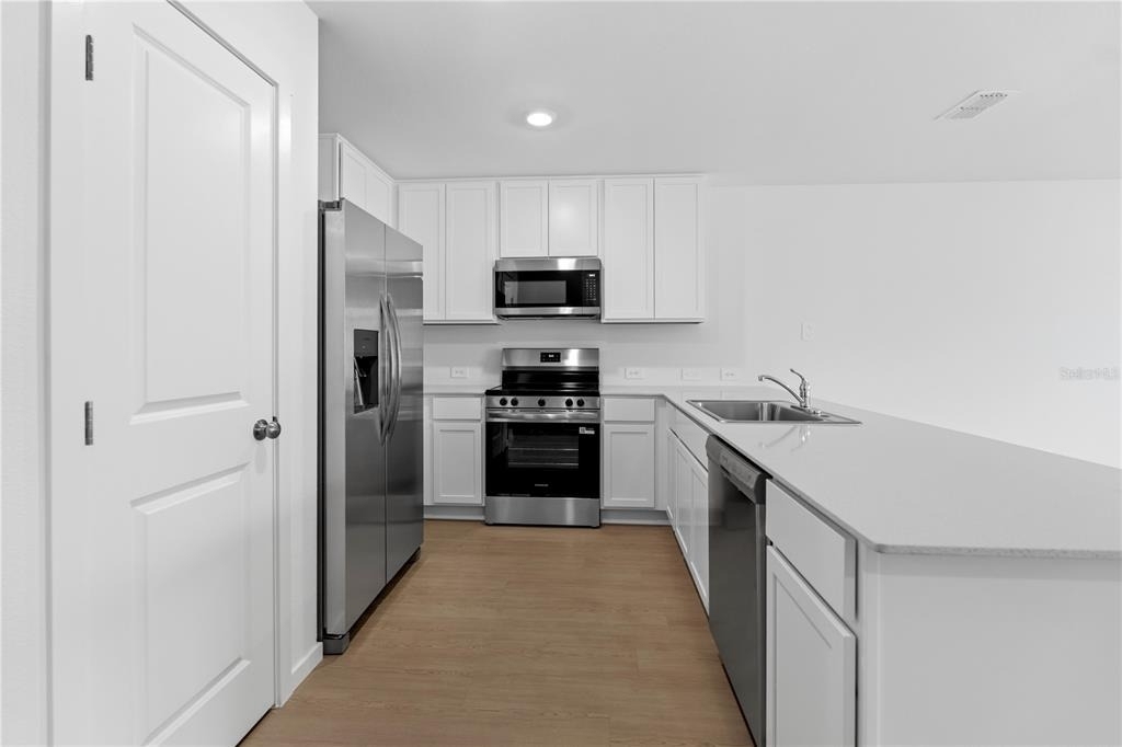 1225 Orion Street - Photo 2