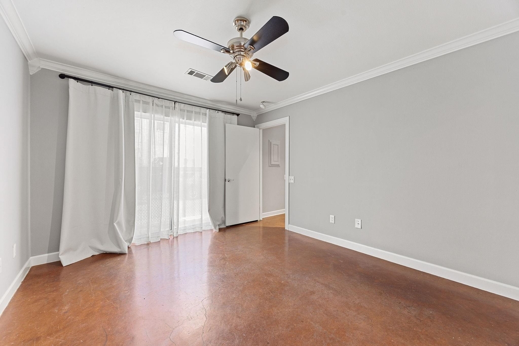 913 Robin Street - Photo 19