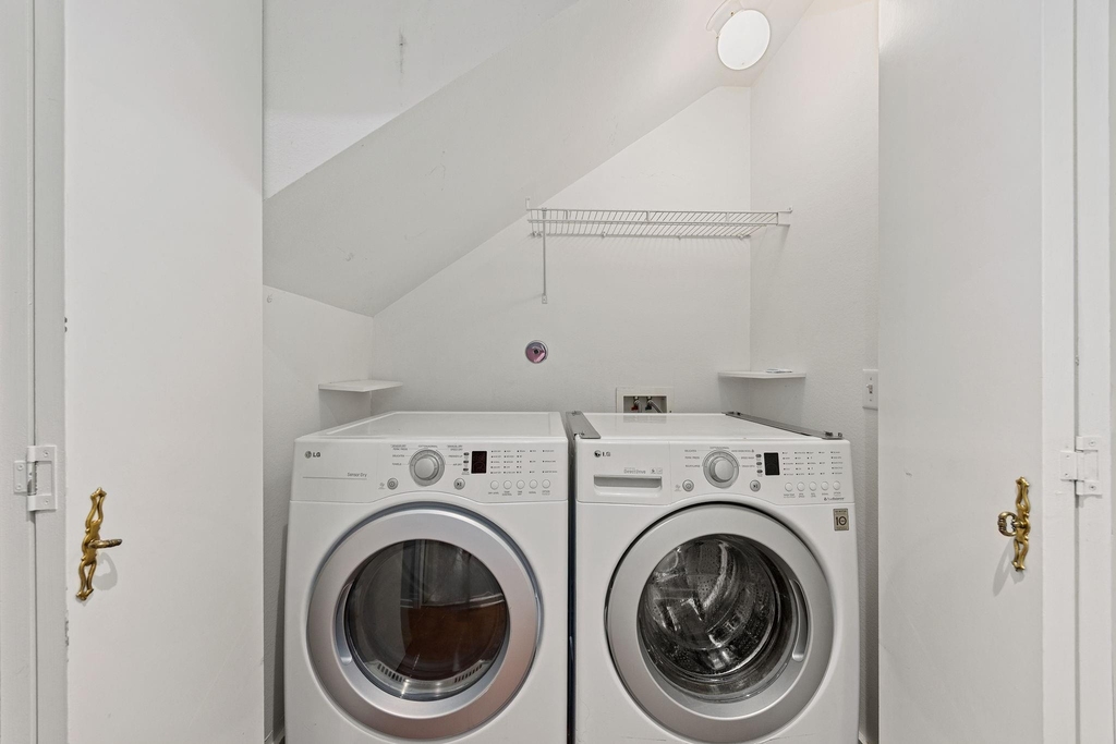 913 Robin Street - Photo 21
