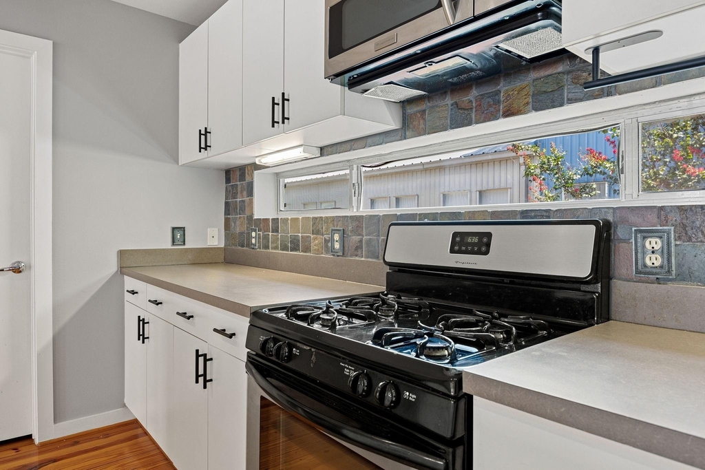 913 Robin Street - Photo 9