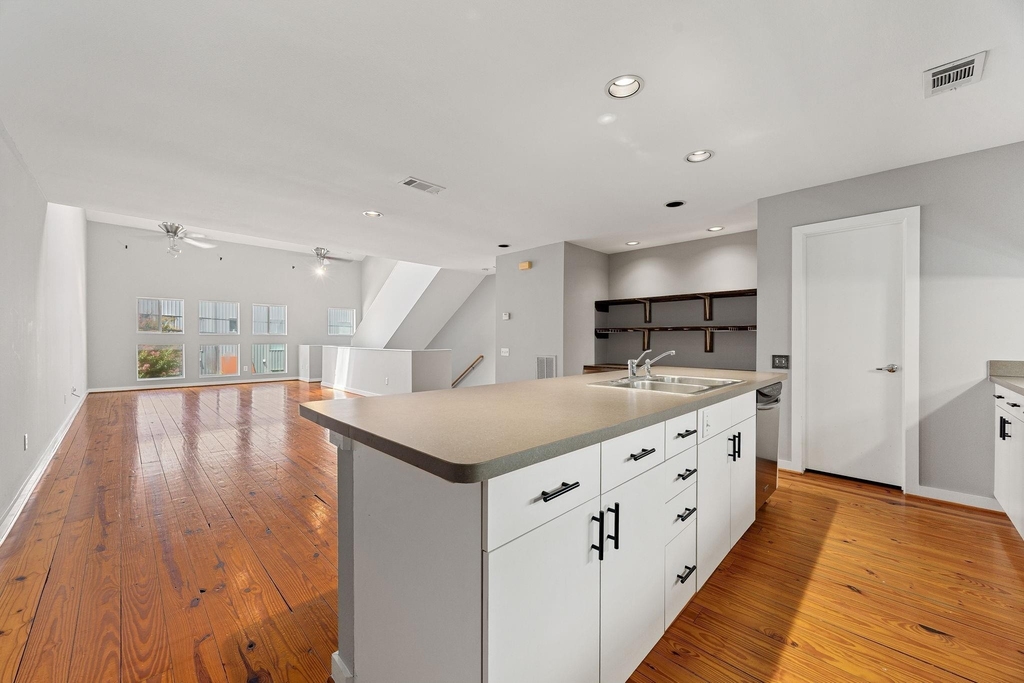 913 Robin Street - Photo 8