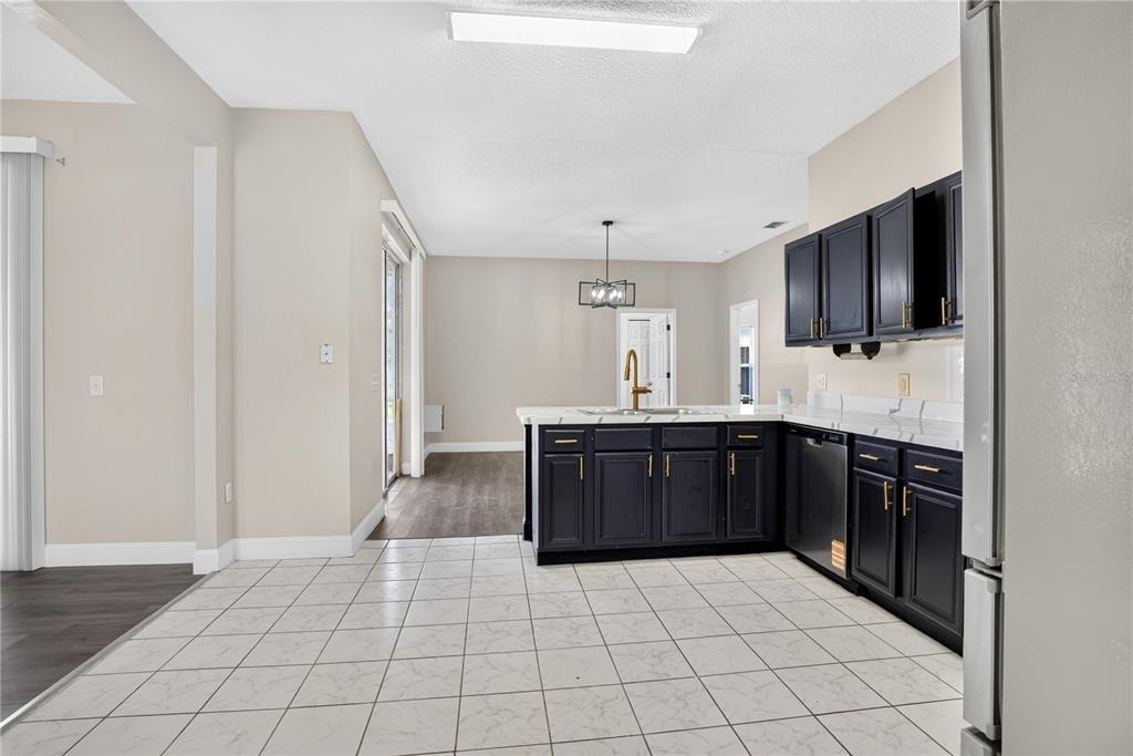121 Aurelia Court - Photo 12