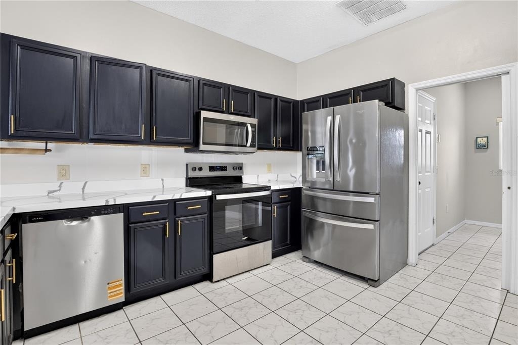 121 Aurelia Court - Photo 10