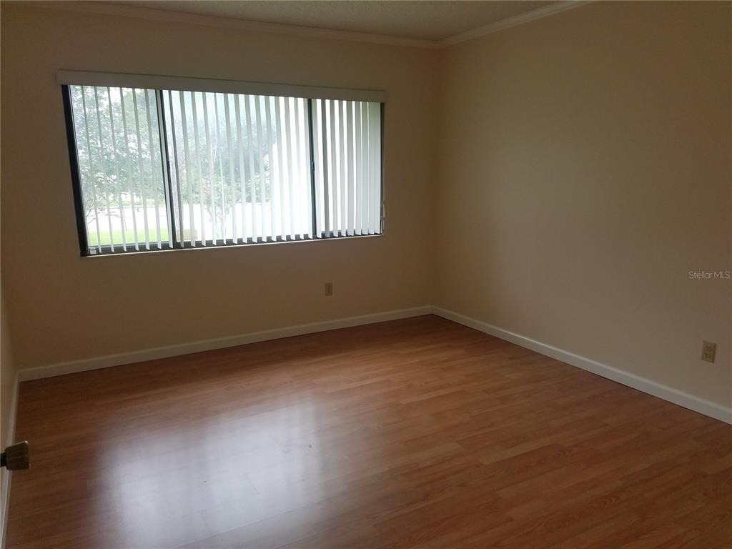 5421 Vineland Road - Photo 10