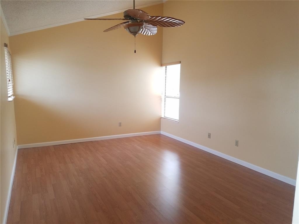 5421 Vineland Road - Photo 12