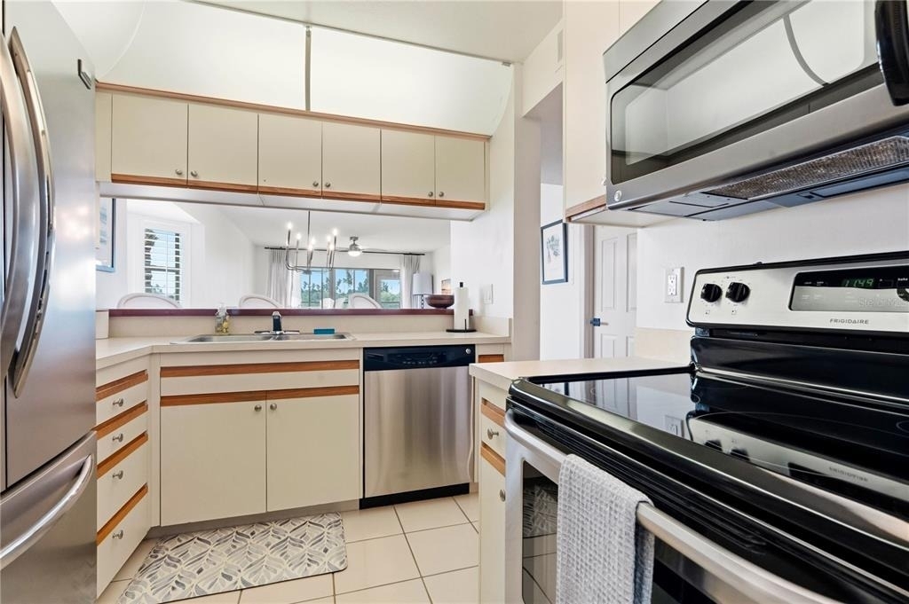 460 Bouchelle Drive - Photo 36