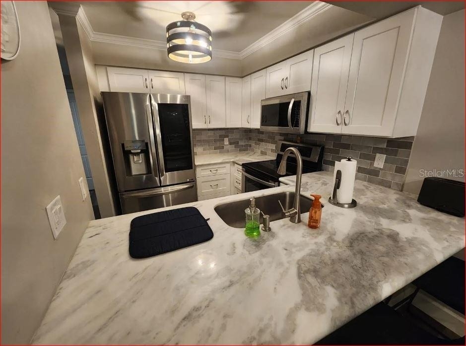 2735 Sw 35th Place - Photo 2