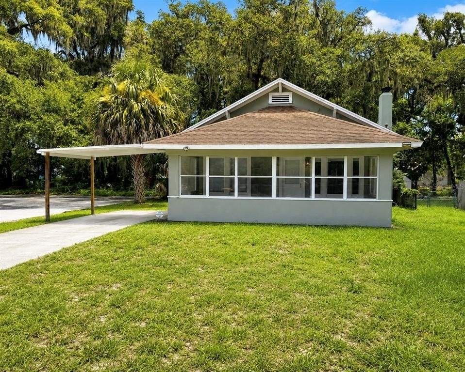 712 Mckenzie Street - Photo 0