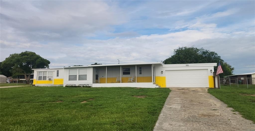 17653 Broad Street - Photo 0
