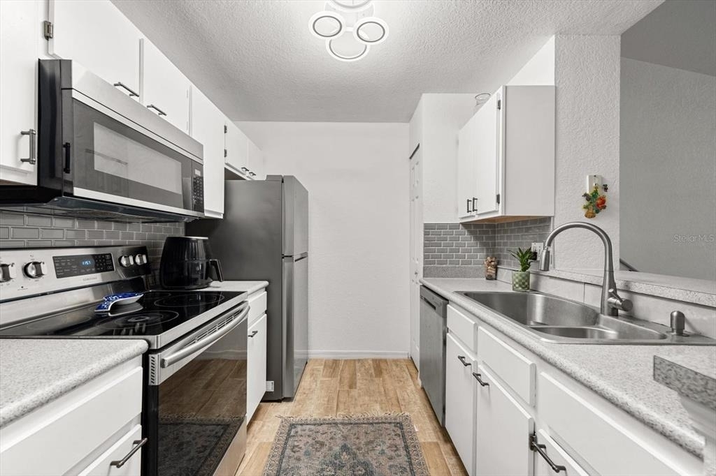 8933 Manor Loop - Photo 17