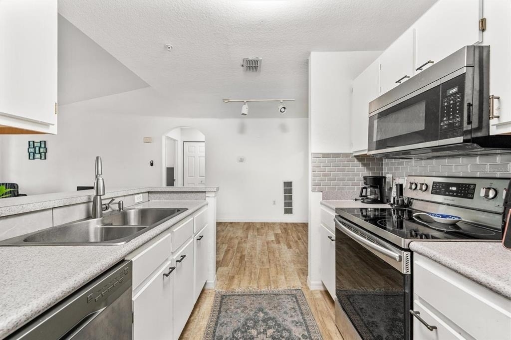 8933 Manor Loop - Photo 19