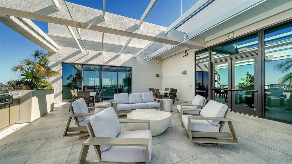 33 S Palm Avenue - Photo 2