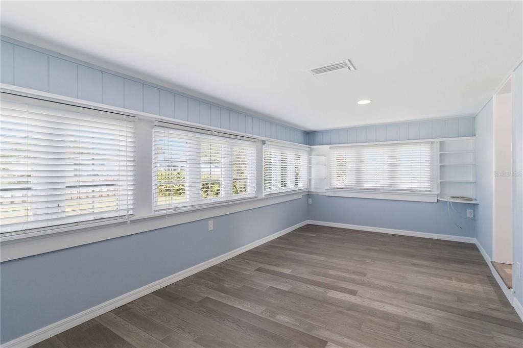 607 Manatee Avenue - Photo 10