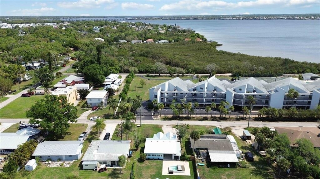607 Manatee Avenue - Photo 52